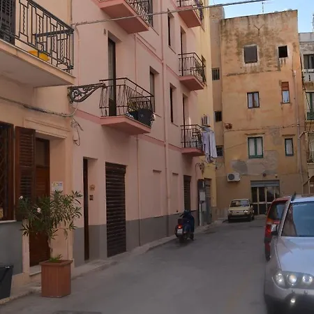 Al Civico 1 Apartments Trapani Exterior photo
